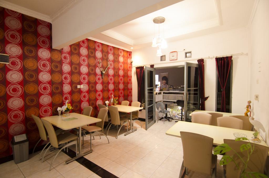Guest House Salon Fora Gegerkalong Setiabudhi Бандунг Экстерьер фото
